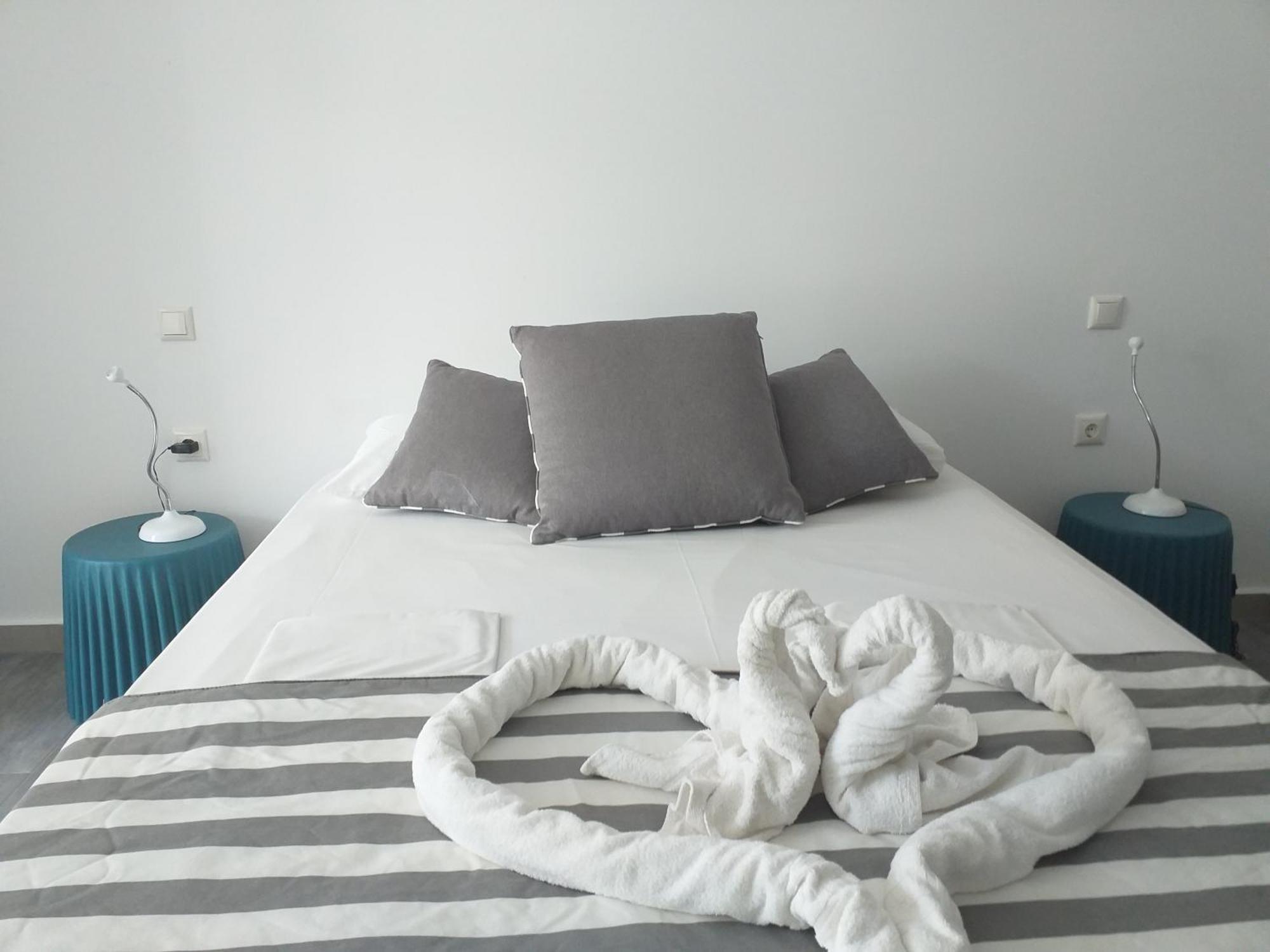Kapahi Seaview Hotel Apartments Potos Room photo